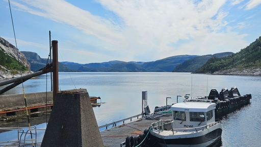 Innover mot bygda og Jøssundøya fra nord