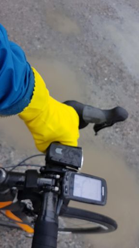 BOC sine nye (oppvask-)hansker testet i 7 timer mellom 6 og 7 grader og øsende regn.  Overlegne!