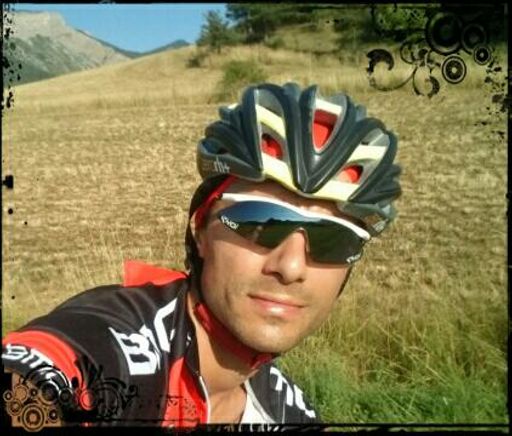 36 degrés.... Un selfie qui m'a fait perdre le kom car en fait le segment finissait 1km plus loin....Du coup segment refait et...kom Lol