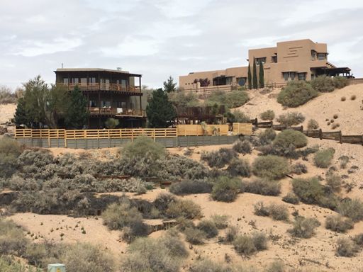 Guises at the Top of Sereno Road