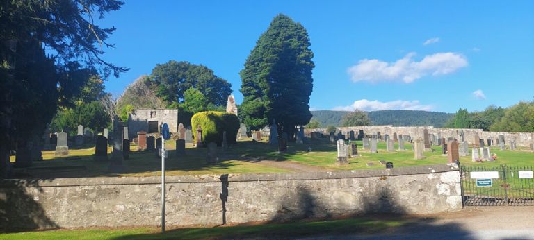 Ruined Alness parish church from 1625 onwards and burial ground. The church was renovated around 1775 and last used around 1943. 
https://her.highland.gov.uk/Monument/MHG8121 
and for more recent photos with a roof:
https://canmore.org.uk/site/13662/alness-alness-parish-church