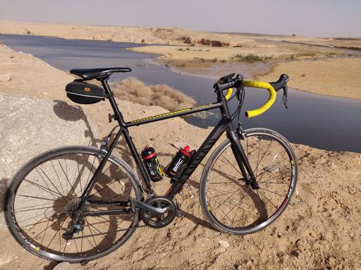 Found this lake in the middle of nowhere