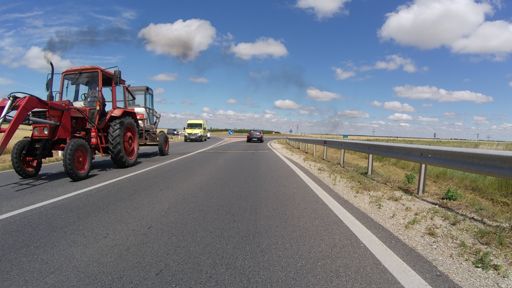 A trakesz füstje mutatja a szélirányt.  És mindjárt fordulok jobbra. :)