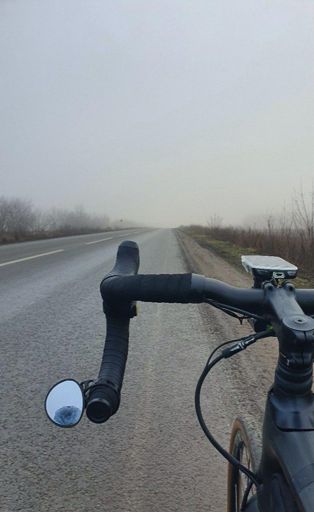 Класичний тепло-зимовий шосейний туман