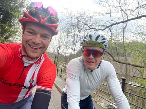 One brother looking pretty cool; the other... 🤔