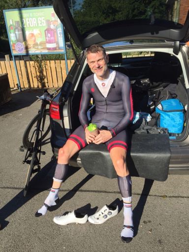 Recovering from my sub 2 hour sufferfest: 59:20 1st 25 miles, 56:40 for the returning 25: 1:56:00 total🏆