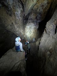 Spéléo avec la belle grimpette