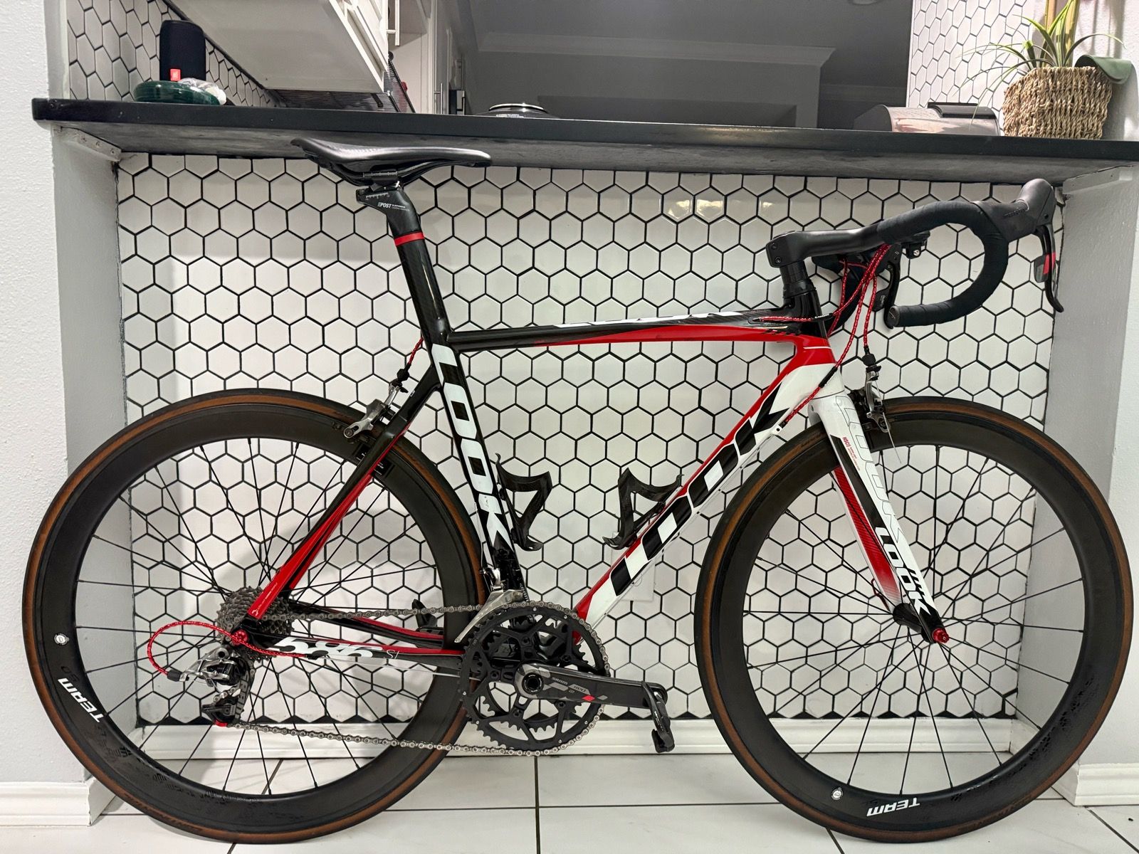 👀 586 SL - New Frame old stock