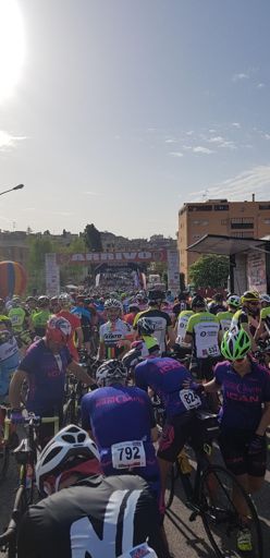 il ciclismo e' come la politica, conta solo chi conosci, i raccomandati sempre davanti... pure se poi arrivano 400esimi.