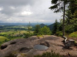 Les Jumeaux et la roche du Thoné
