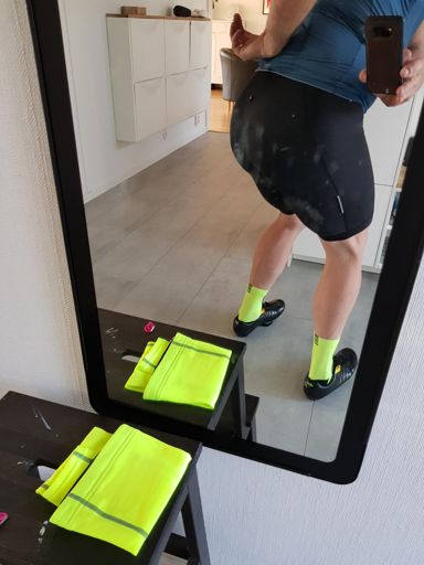 Finns inget mer patetiskt än tränings-selfies. Sååååå piiinsamt och 2017 typ. Bjuder på en röv-selfie som svar på detta och exakt lika patetiskt. Trevlig helg alla!