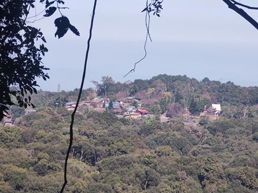 kunjangkian on the cliff !