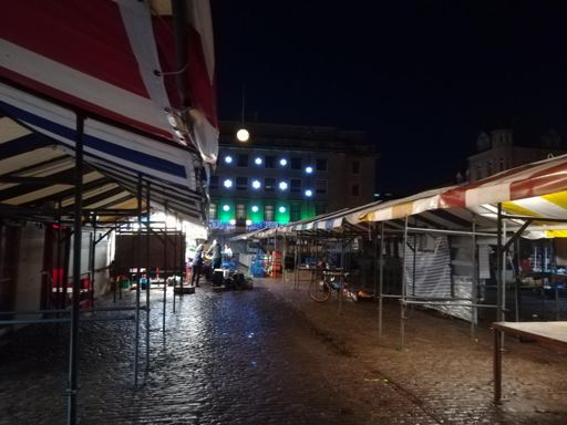 Early morning at Cambridge market