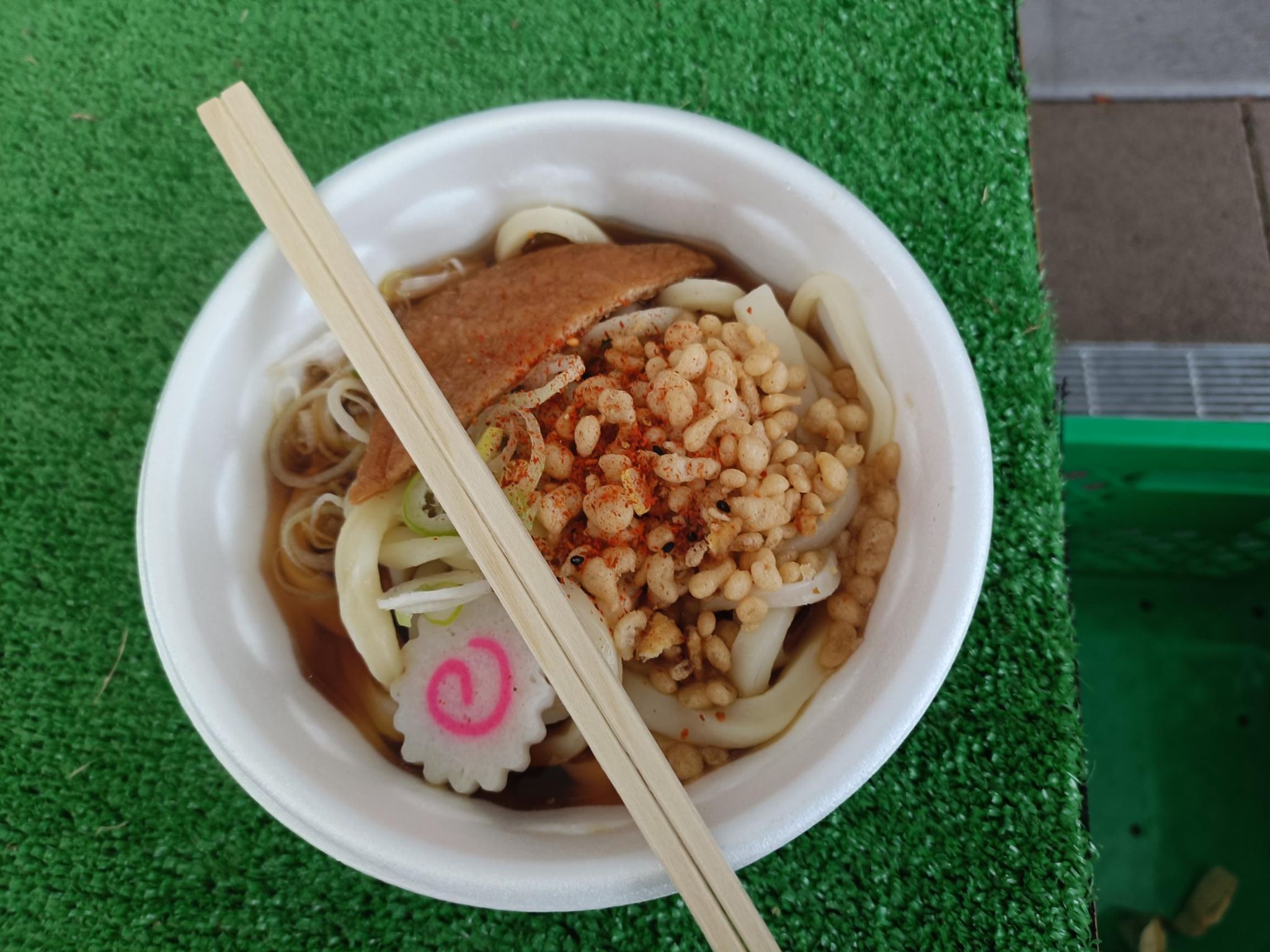 寒いので武州うどん600円を頂きます。食べ終わる頃には長蛇の列😆