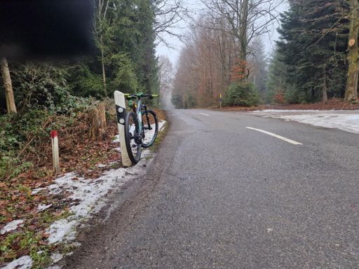 Não é fácil pedalar neste gelo..🥶🥶❄️❄️🫣🫣🚴‍♂️🔥🚴‍♂️🔥☃️☃️🍀🍀☝️😉