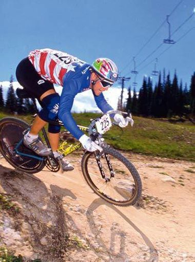 Gravel bike, jawbreaker & aerohelmet