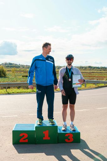 На его месте должен был быть ... Евген!!! 😂