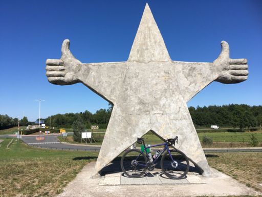 Monument voor prima mensen.