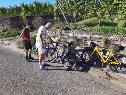 La petite photo pour Mathieu... il est pas beau "notre" champion ?😅 (en pleine séance mécanique... trop de puissance !!!)