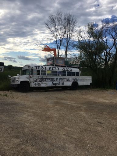 Still more wtf from this bus