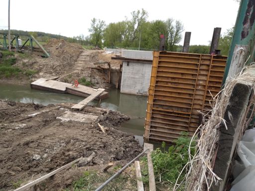 A bike portage, but at least no detour!