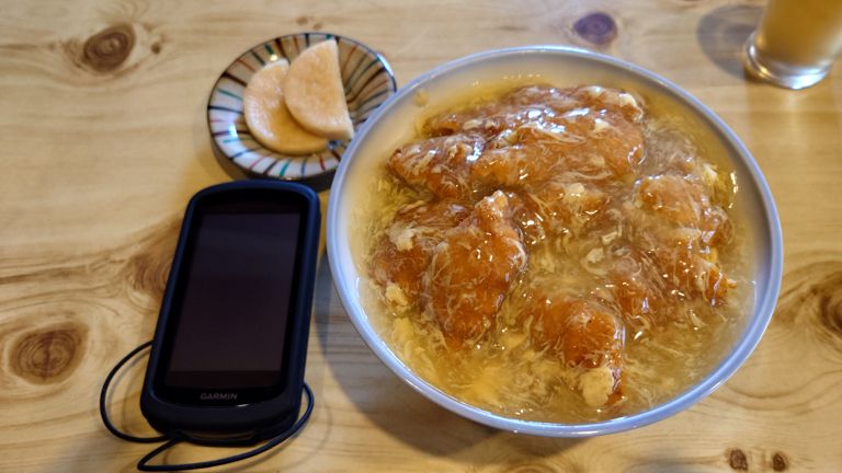 迷うことなくカツ丼を注文♪