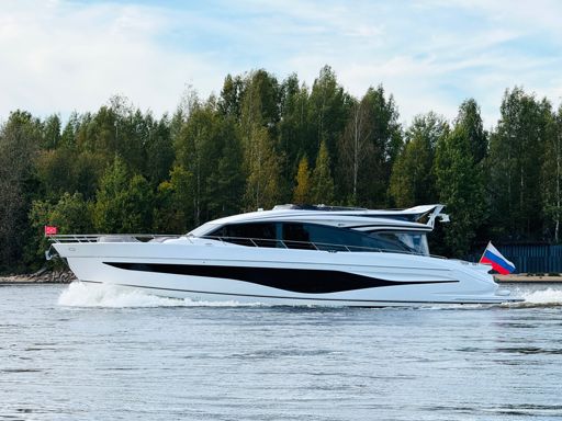 Моторная яхта Princess S80 выпускается верфью Princess Yachts с 2023 года. Princess S80 — это спортбриджная яхта длиной 25.43 м с 4 пассажирскими каютами и осадкой 1.78 м, которая может разгоняться до 33 узлов. Яхта с корпусом из стеклопластика имеет сертификацию CE (B), то есть предназначена для выходов в море не далее 200 миль от берега.