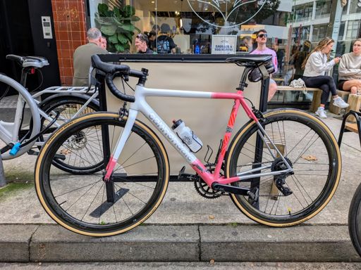 Bike of the day 😍 Ari's super sexy SuperSix👌 A classic reborn with a modern paint job