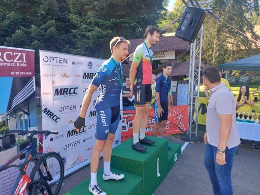 Elit2 dobogó. 2. helyezett Lisz Dániel, 3. Bakos Tamás