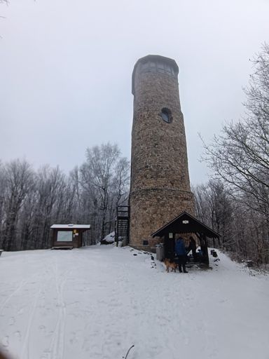....... až na vrcholky hor k chřibské Akropoli 😀