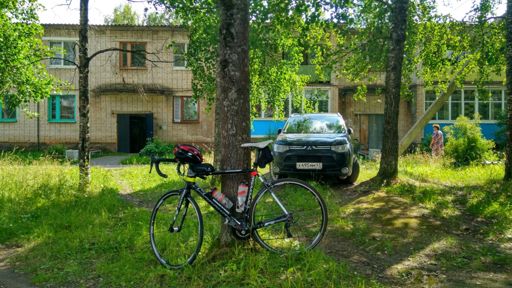 В тени на лавке в д. Мозолево