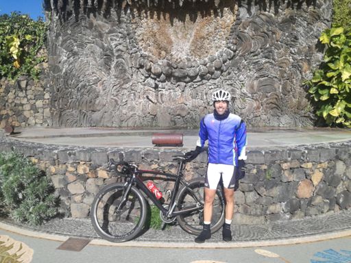 Mucho más abajo, Las Manchas, sol y abrigado  😅